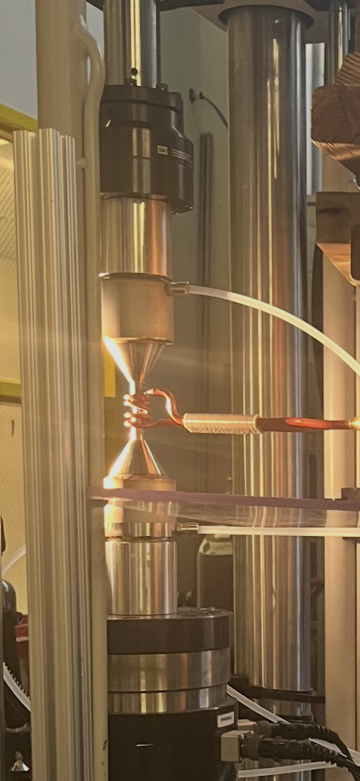 In-plane shear testing sample and fixture